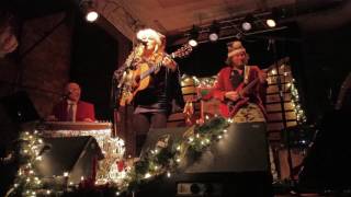 Jeanne Jolly & The Mistletoes - Loretta Lynn Holiday cover - Roanoke VA