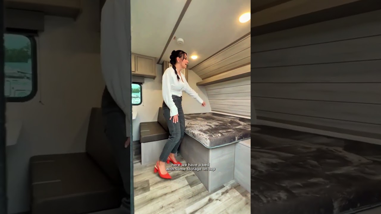 Доступный фонарь Coleman 17b