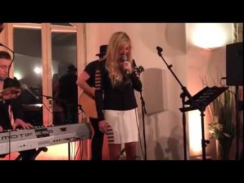 Ellie Goulding - Love Me Like You Do (Live 02/03/2015)