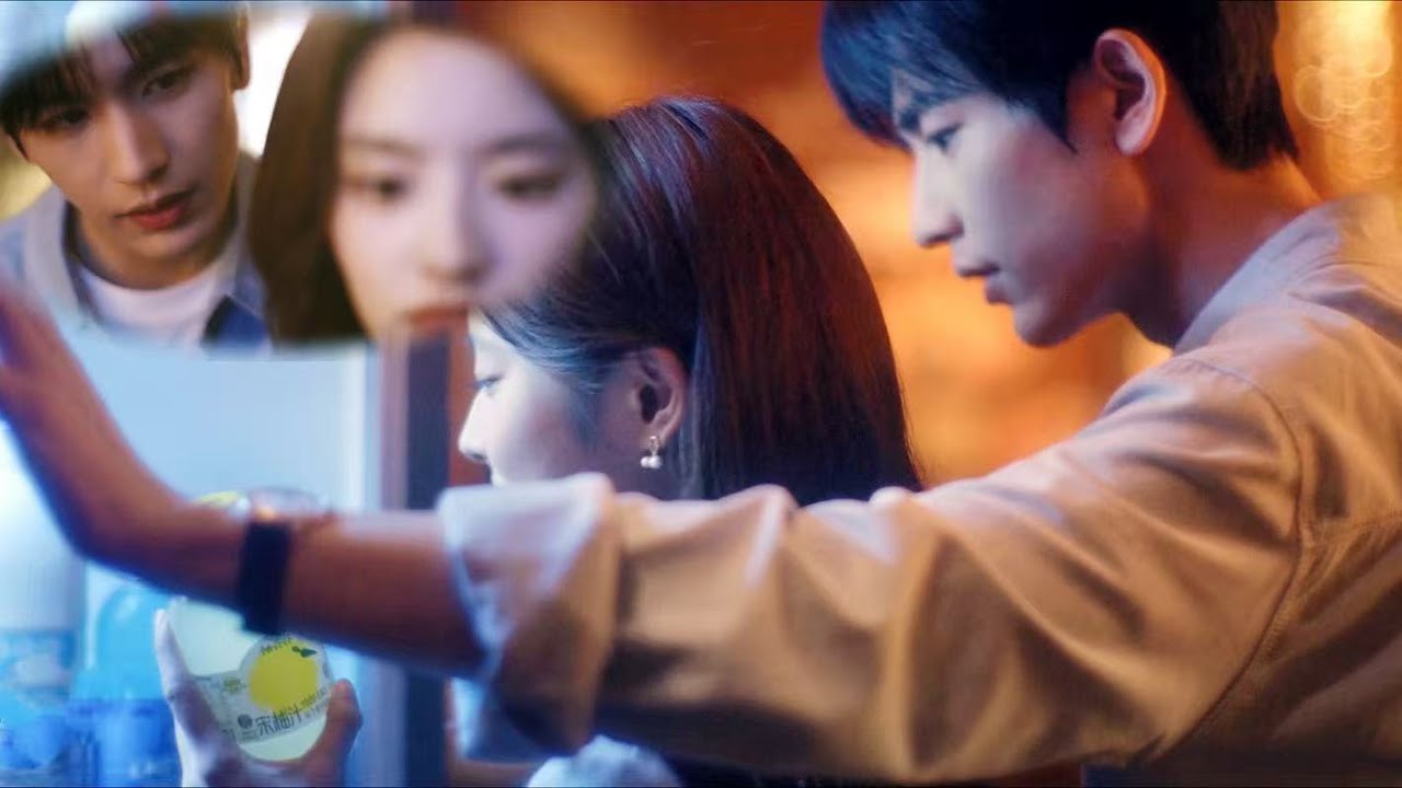 霸總誇女明星好看，灰姑娘醋壇打翻了，霸總趕緊將她摟進懷裡哄！#霸總#灰姑娘#愛情#都市#甜寵#張凌赫#徐若晗#爱你