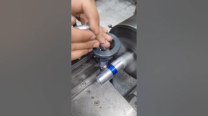 lathe machine radius making #machine #enginiring #cnc #bigindustry