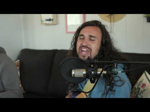 Próxima Parada - 24 Brand New Hours (Live from a Living Room)