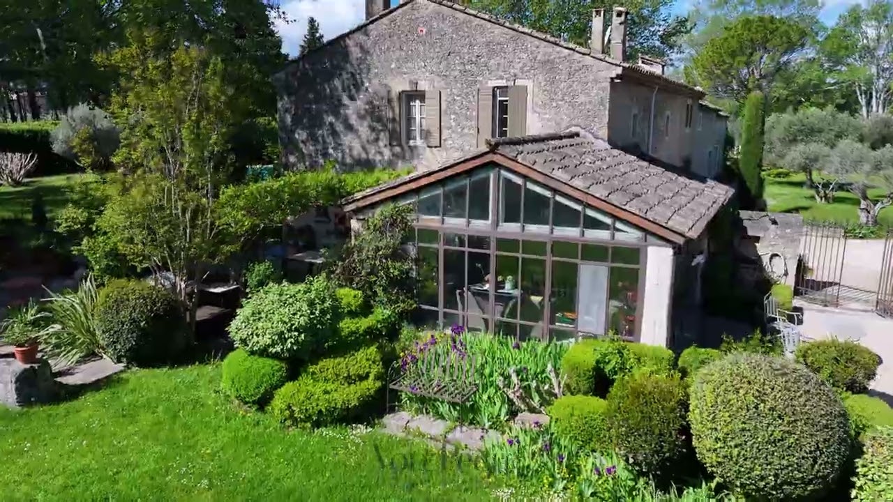 Mas Provençal à vendre à Eygalières avec 2 hectares de terrain