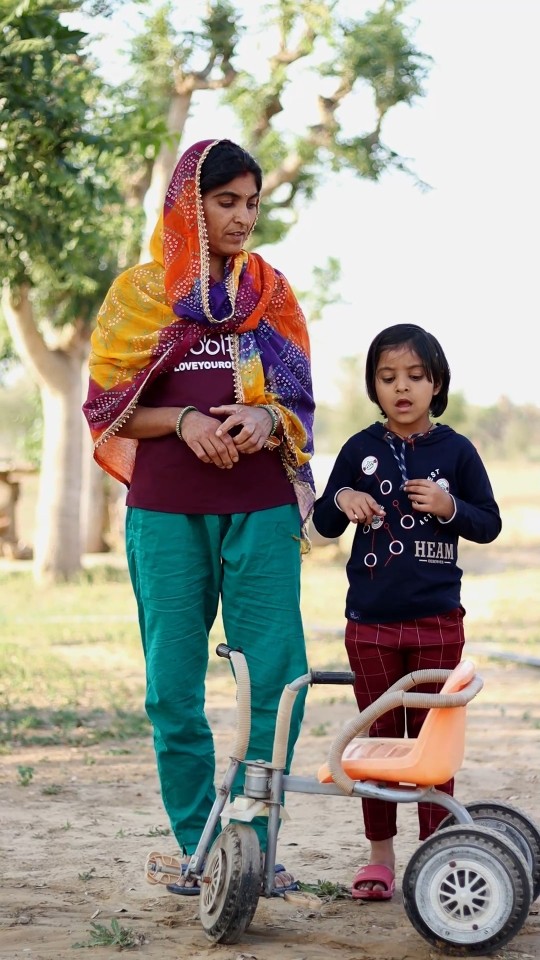 Mummy ke Bachpan ki Bike or Beti #shorts #bike #viralvideo #cycle