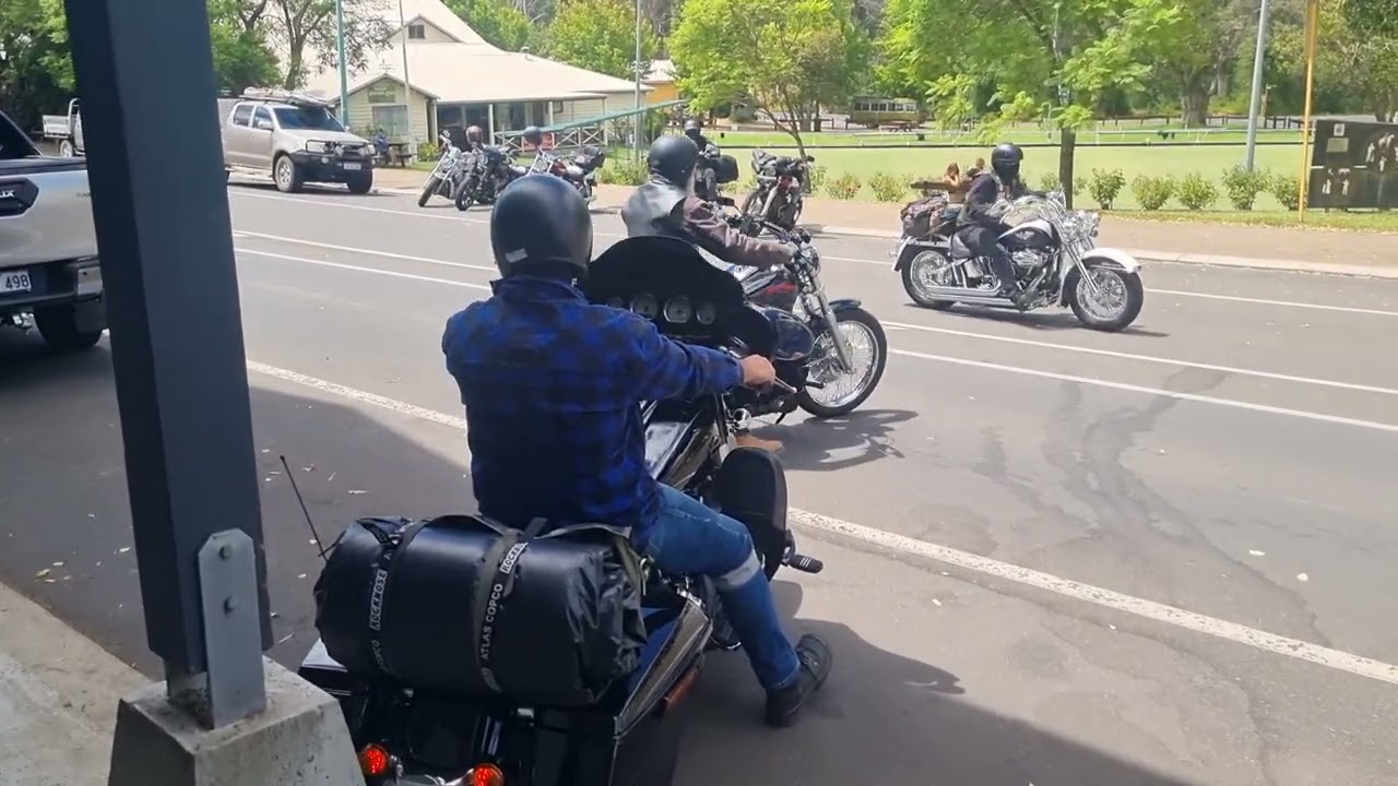 Devil's Undies leave Nannup. 