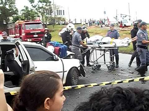 Acidente grave acontecido na entrada do Jardim Santa Rosa - 100 3048 - YouTube