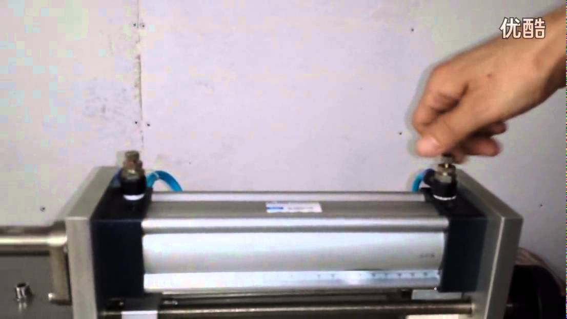 Manual pneumatic type liquid filling machine for liquid semi automatic  bottle filling system