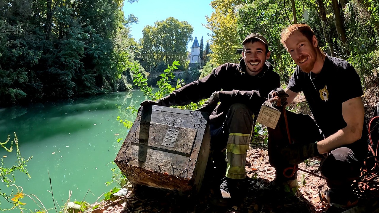 Мы находим сейф в реке! Что внутри?