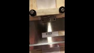 SNEED-JET Titan T6 Handheld Coder Inkjet Printing Barcodes with Custom Bag Feeder