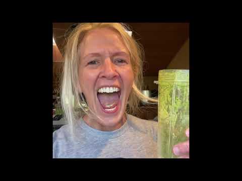 2 Cups Spinach - 2 Stalk of Celery - 1/2 Juice - Blend - Drink