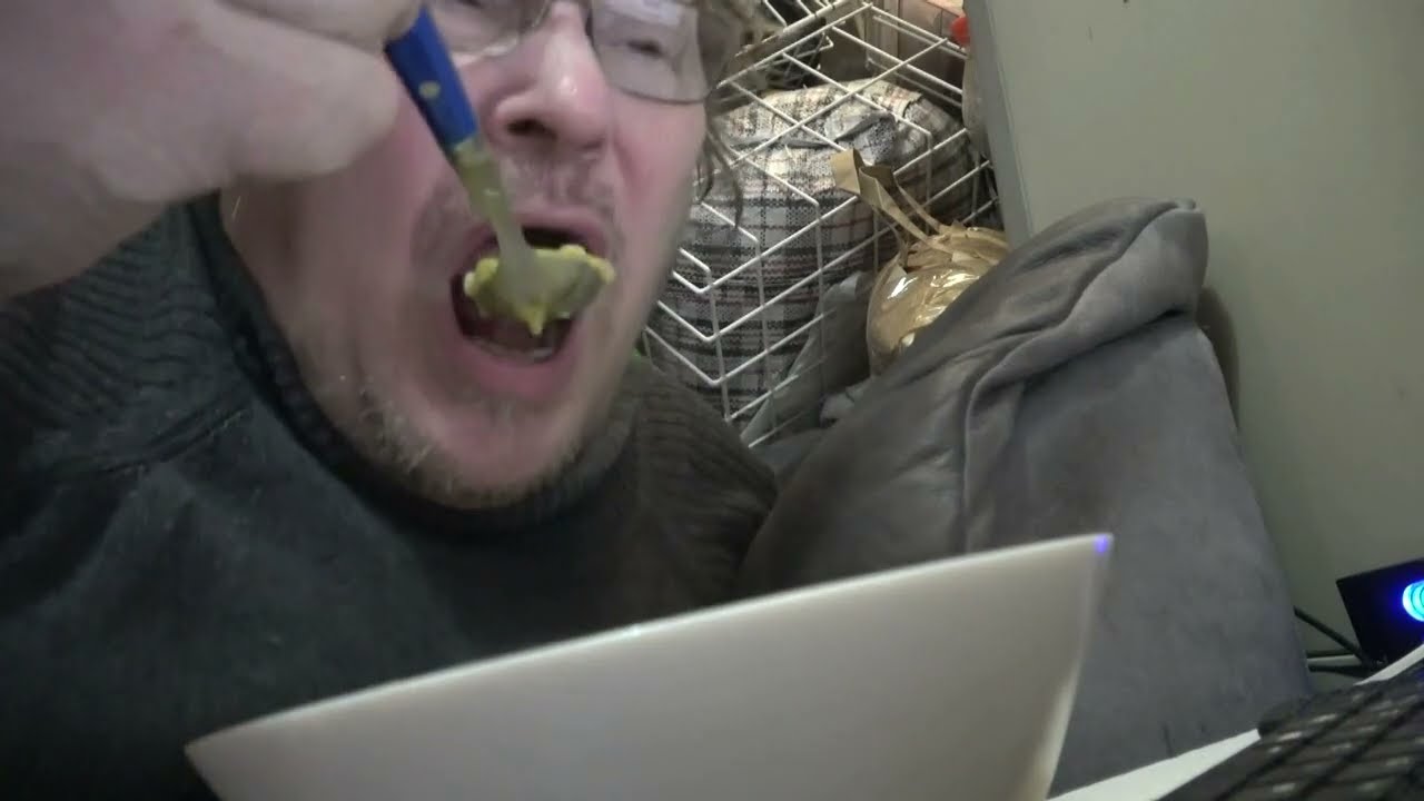 18 A YÖ TOIMIA HERNEKEITTOA PESUA