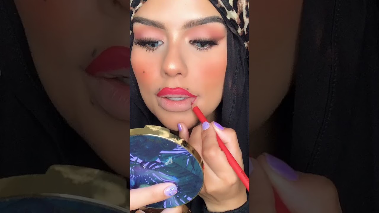 Perfect Red Lips for Christmas 