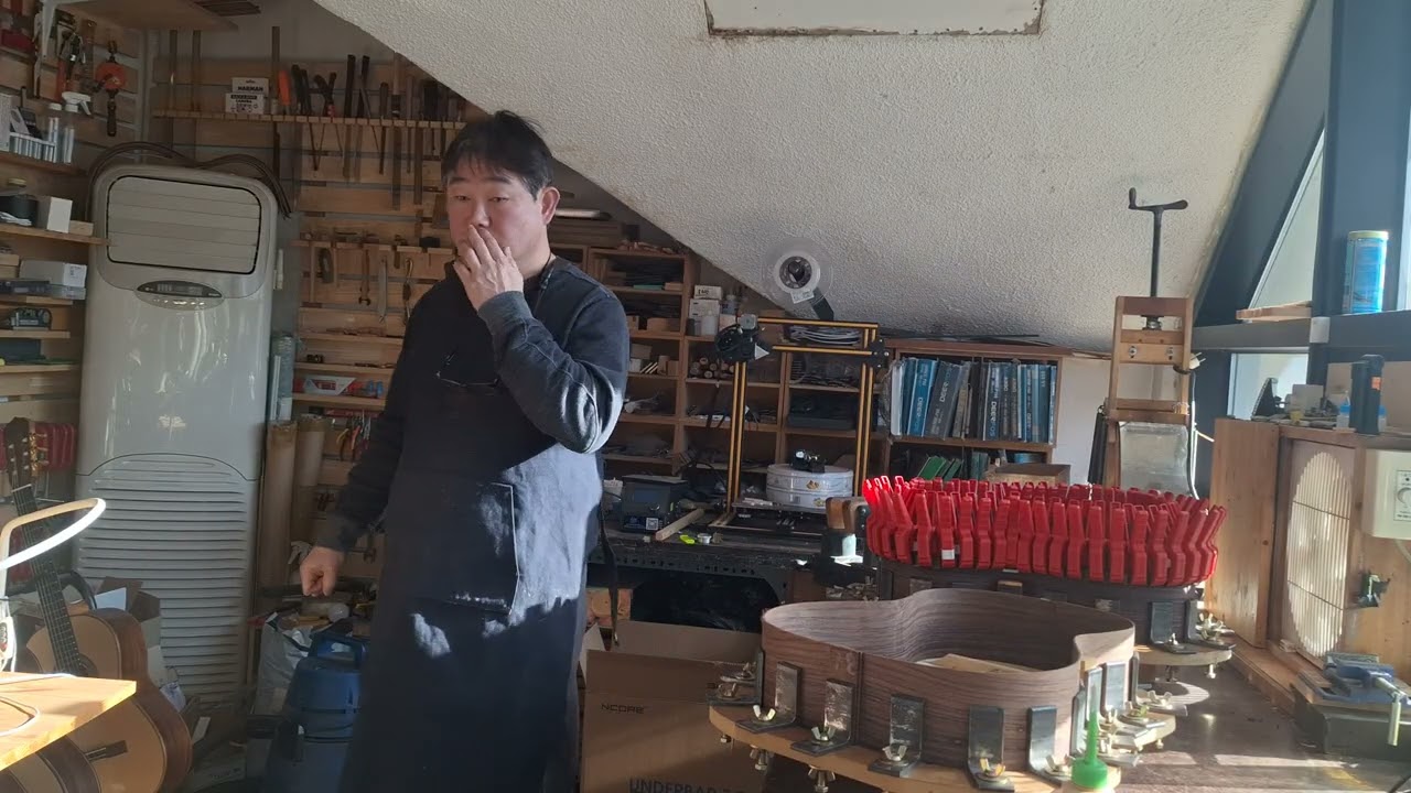 Making Guitar HongSik Uhm / 기타 접착 속바인딩 작업 / 엄홍식 기타 제작 2026년 2월 15일