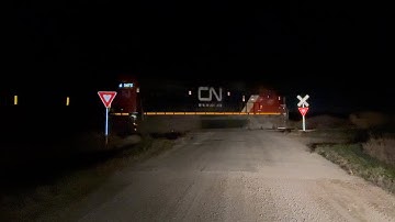 CN 5477 with a P5