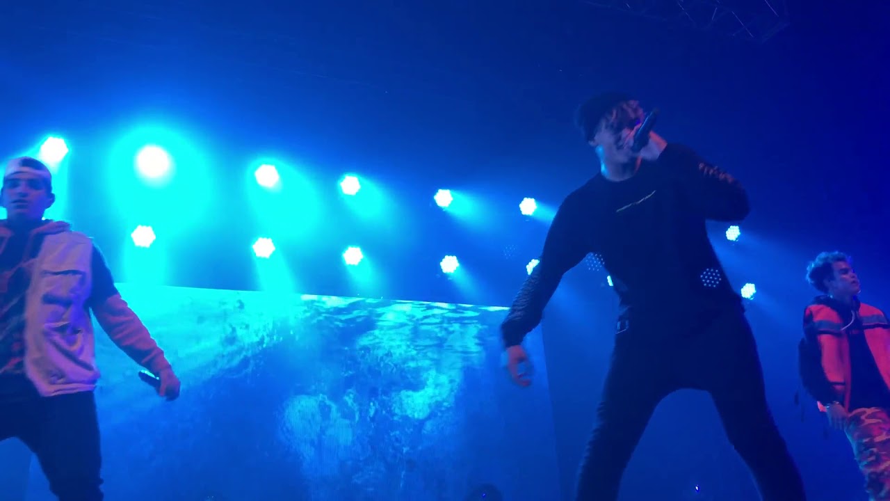 PRETTYMUCH BOSTON-MIND OF POSEIDON