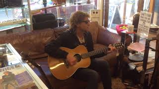 Glastonbury Live Lounge - Lee Derbyshire