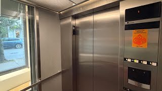 Pittsburgh, PA | Scenic Montgomery Vector MX Elevator | 5533 Walnut St | Shadyside