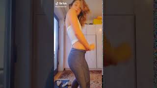 Tiktok　乳首ポチ、下にも注目