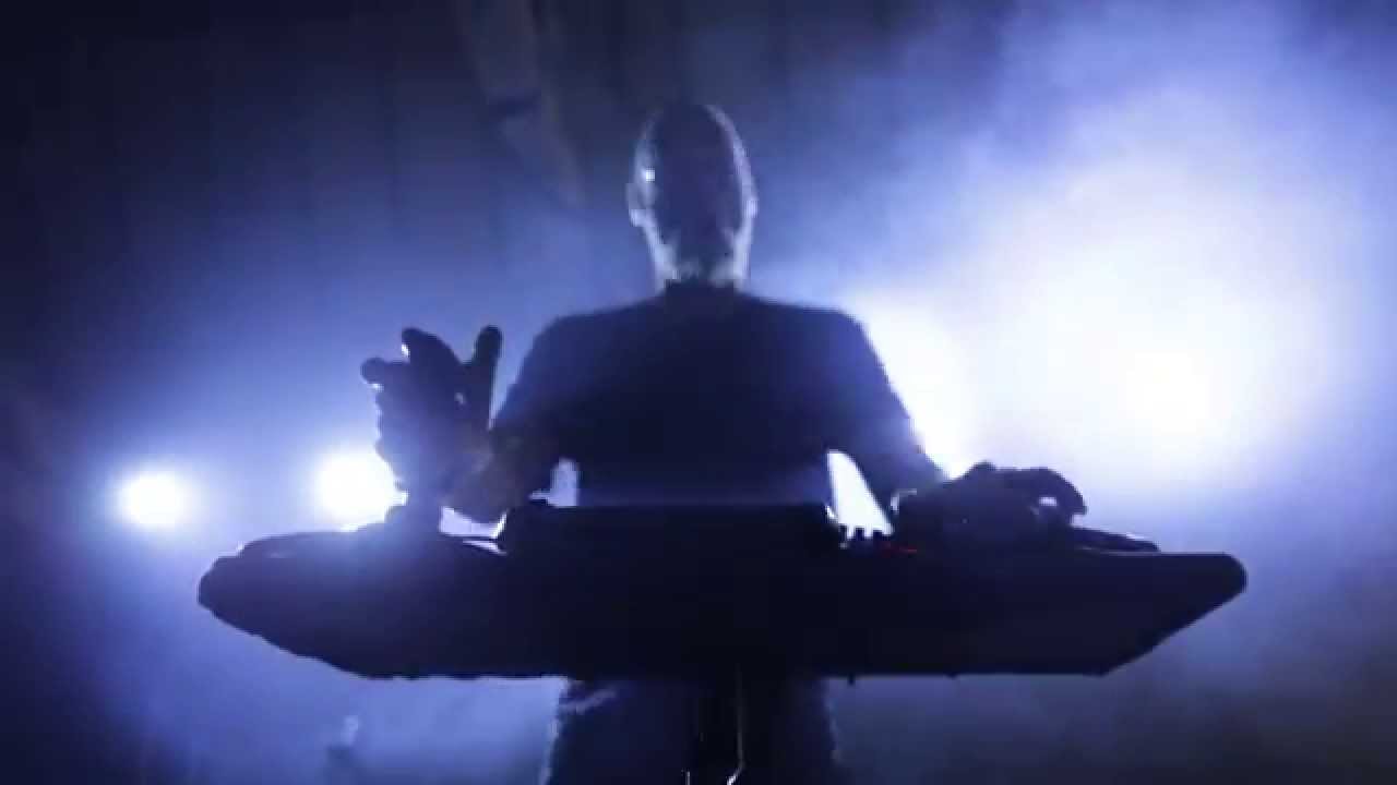 Regardez Matmos presents Jeff Carey live at Supersonic Festival 2014 sur YouTube Regardez Matmos presents Jeff Carey live at Supersonic Festival 2014 sur YouTube