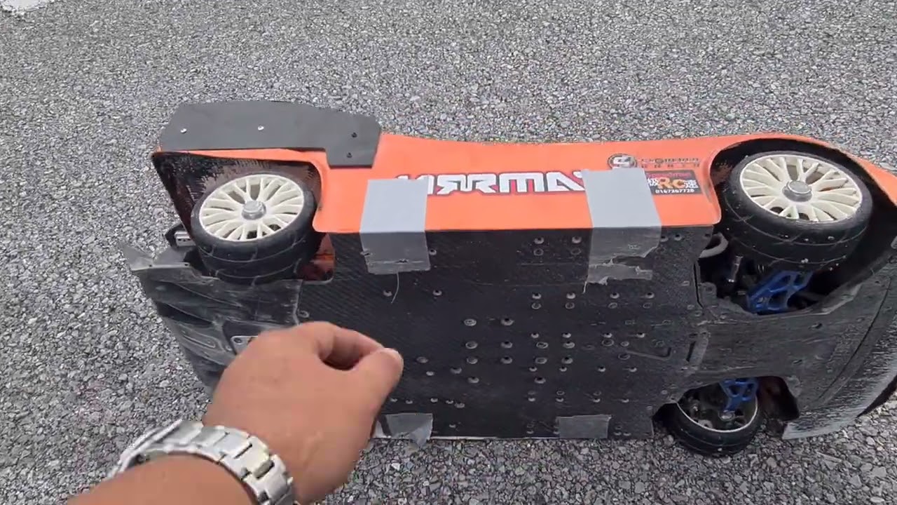 Speed run 6s lipo pararelle.scorched spc2 carbon chassic. Castle 2028 + ghost 5ace. 238kmh