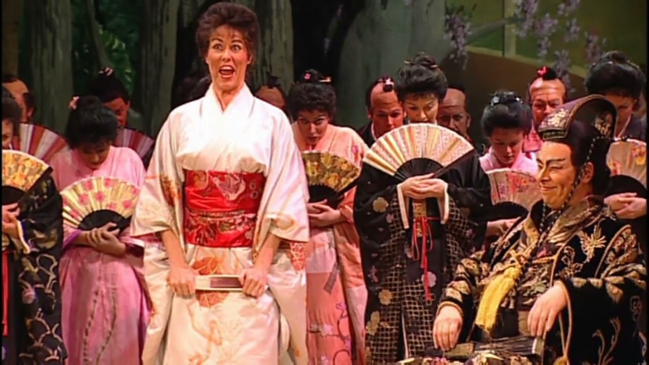 The Mikado - Gilbert & Sullivan - Carl Rosa Opera Company