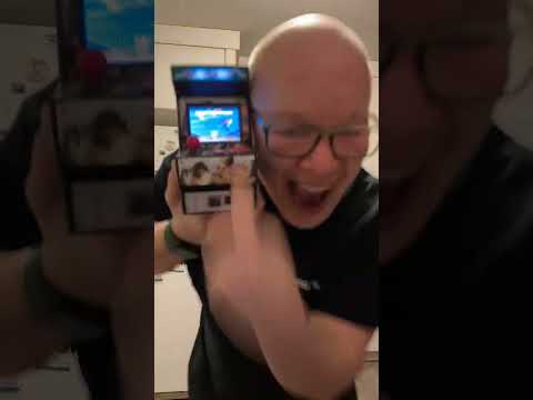 Mini Arcade Machine – 156 Classic Games in Your Pocket!