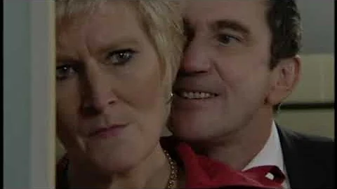 EastEnders - Kevin Wicks Vs. Shirley Carter (1st J...