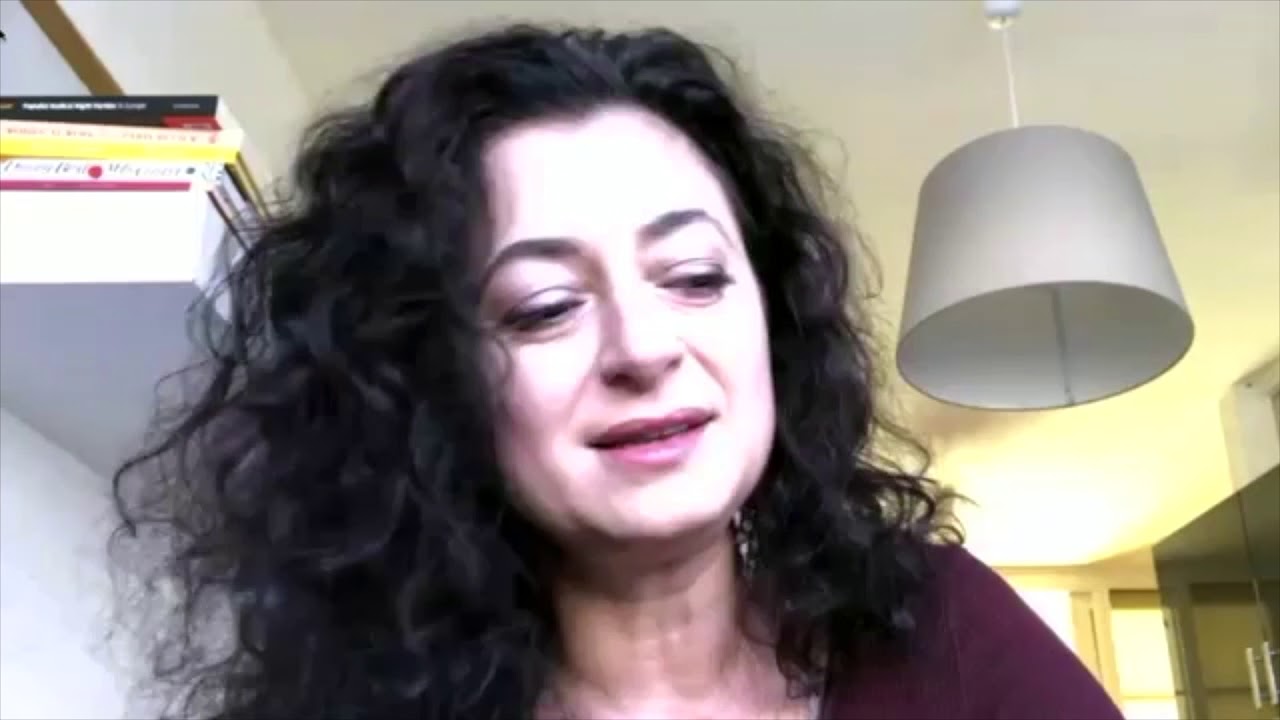 Ece Temelkuran: Kadının kendini gururla taşıması kültürümüze çok uzak