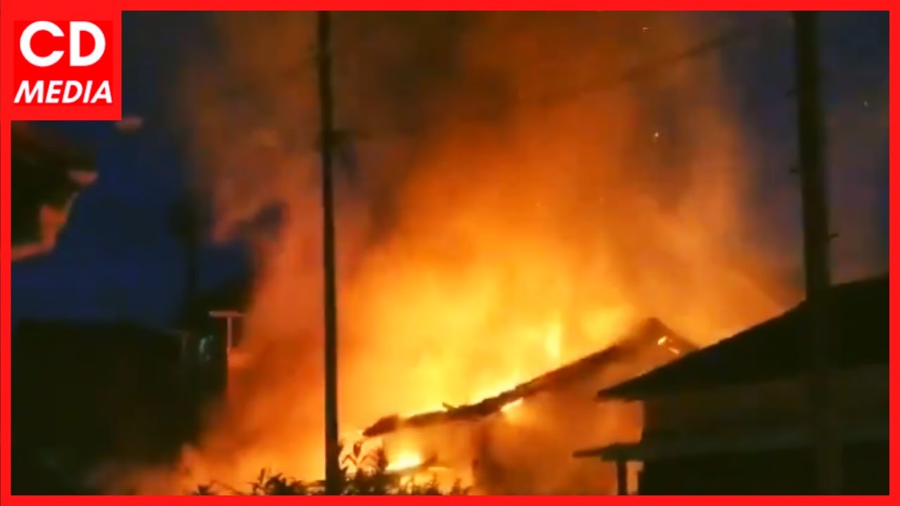 大火事 東京都小平市小川町1丁目 たかの街道付近 建物から激しい炎あがる火災4月12日 小平市 火事 Chudumedia Youtube