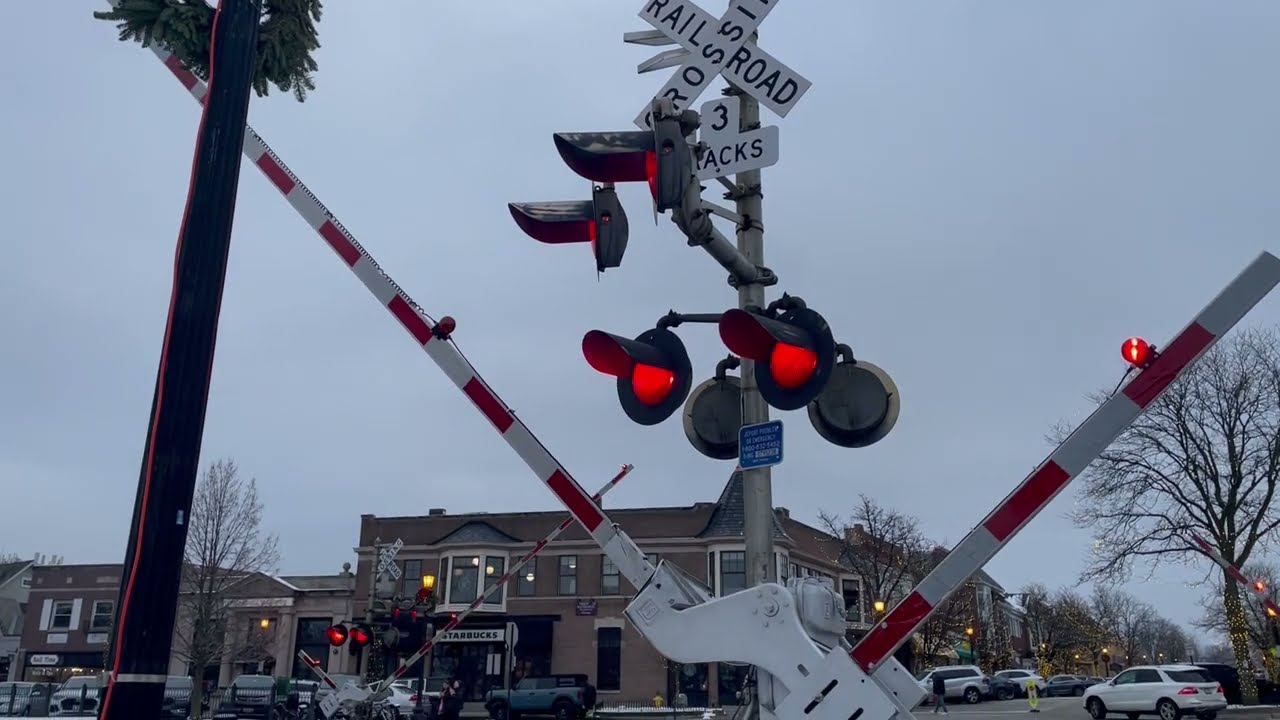 Washington Street level crossing - Hinsdale, IL
