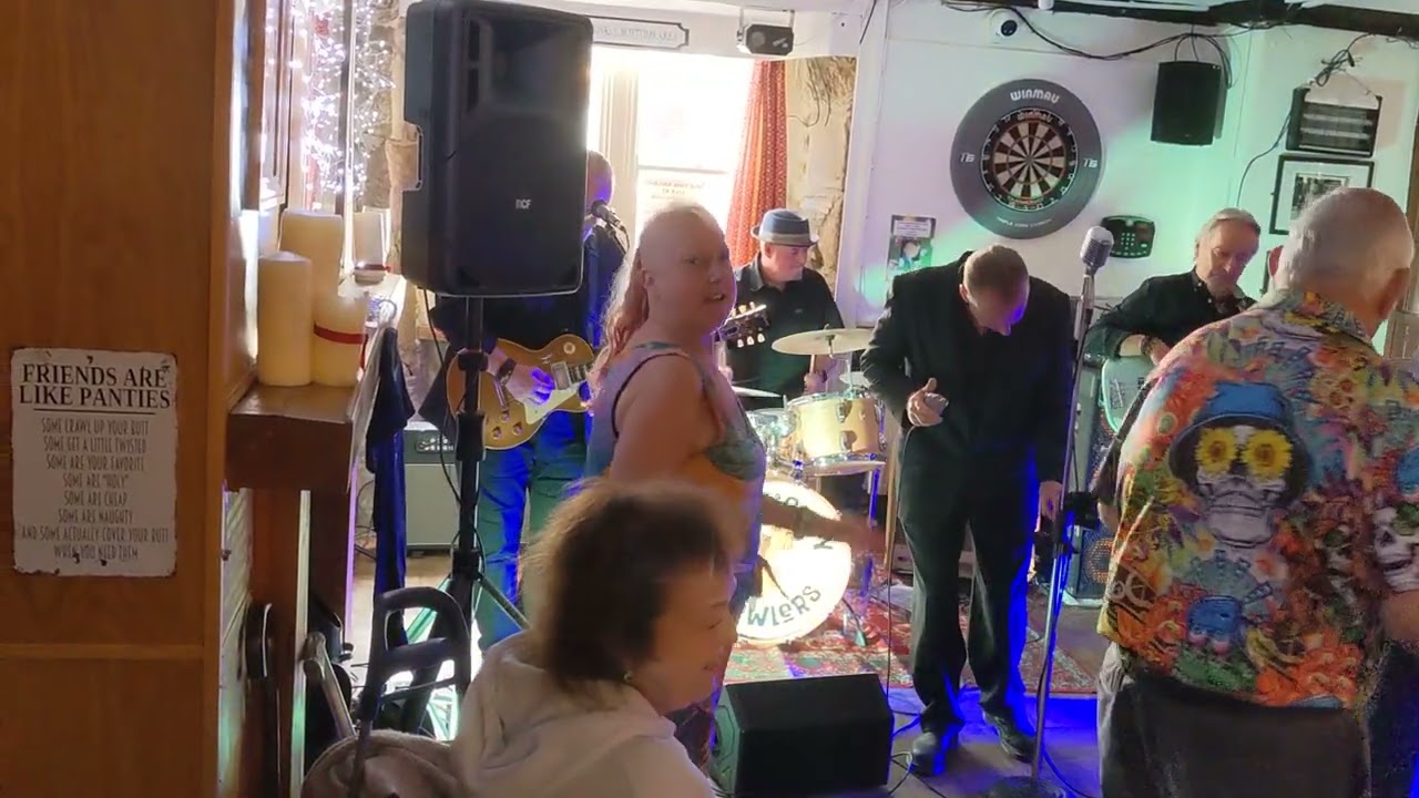 The Mighty Howlers@ Rocherock1