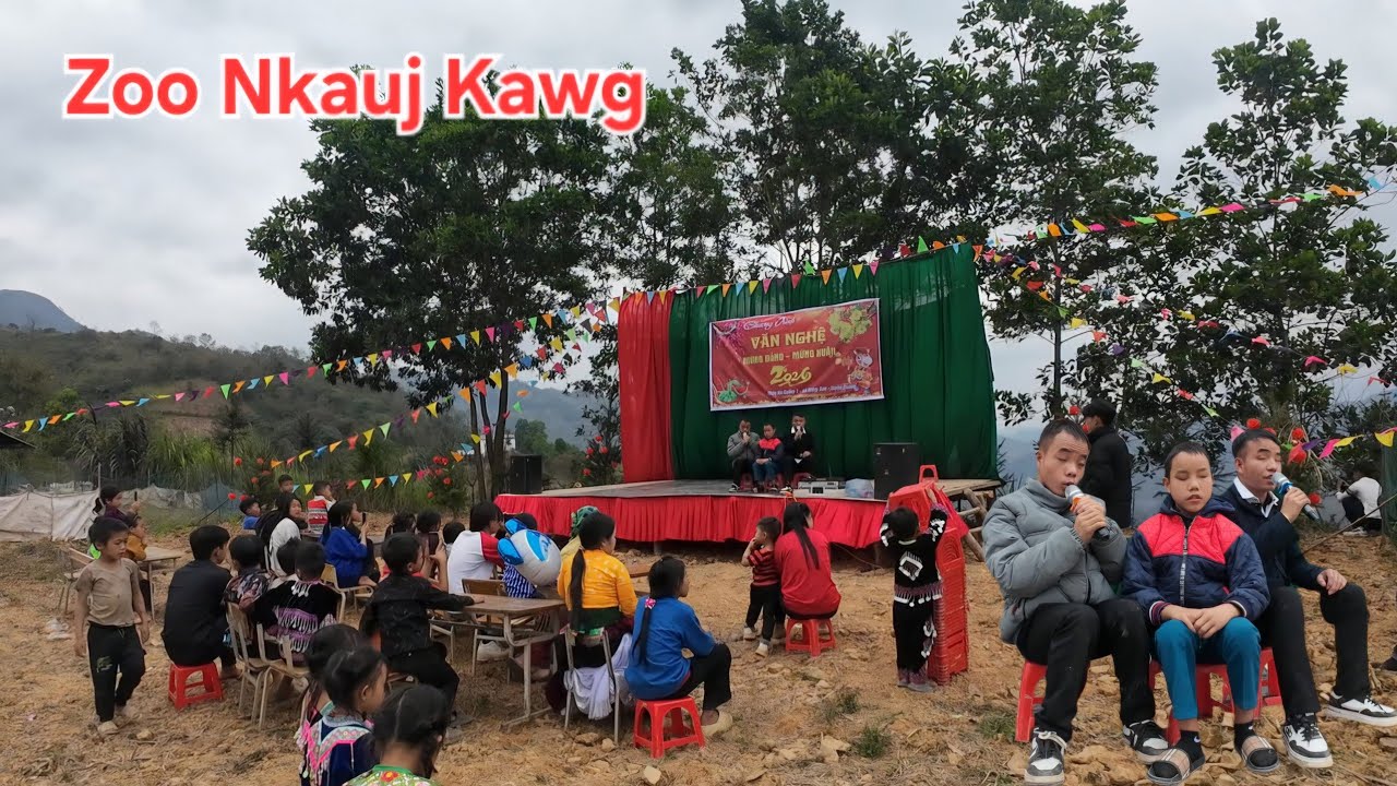 Tos Tau 3 Kwv Tij Qho Muag Tsis Pom Kev Tuaj Lawm Tshua Yam Tiav Tag Npaj Rau Tag Kis