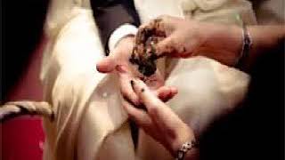 المنشد منير عمران بصوت جميل يبدع في تقدام الحناء للعريس 😊😊😊 قد تحتاجه يوما