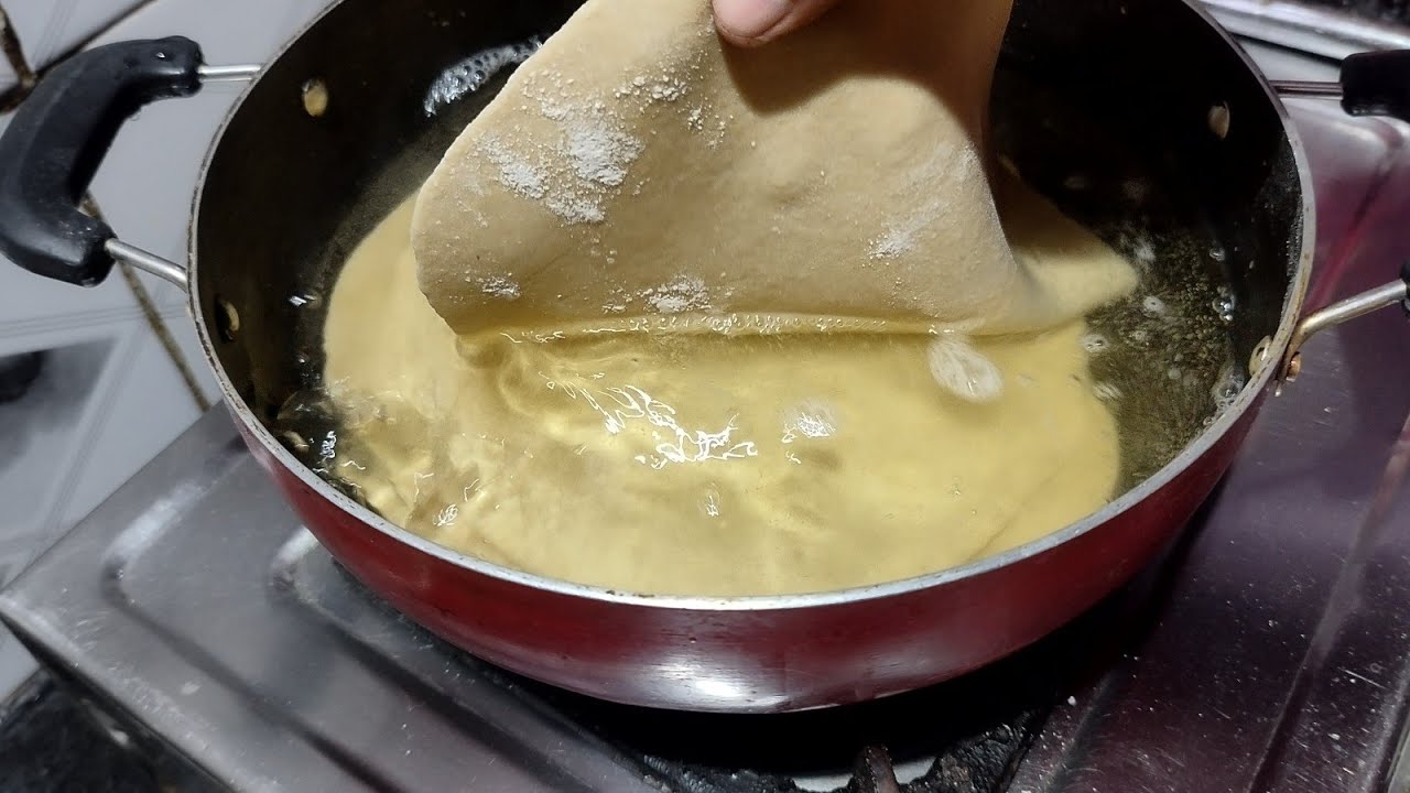 रोटी को पानी में डालकर बच्चों की फेवरेट रेसिपी बना दी हेल्दी भी है और टेस्टी भी | Aate Ki Recipe |