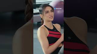 Varun Dhawan's Fitness Surprises Kriti 😳 | Famously Fit with Sophie | Amazon MX Player Wealth