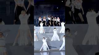 🎬 ＢＬＡＣＫＨＯＬＥ: Behind The Scenes #IVE #아이브 #REVIVE_PLUS #BLACKHOLE #IVE_BLACKHOLE #Shorts
