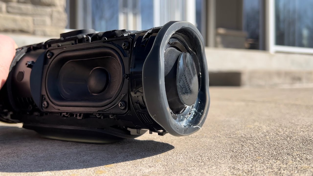 JBL CHARGE 4 EXTREME BASS TEST - LFM 100 - YouTube