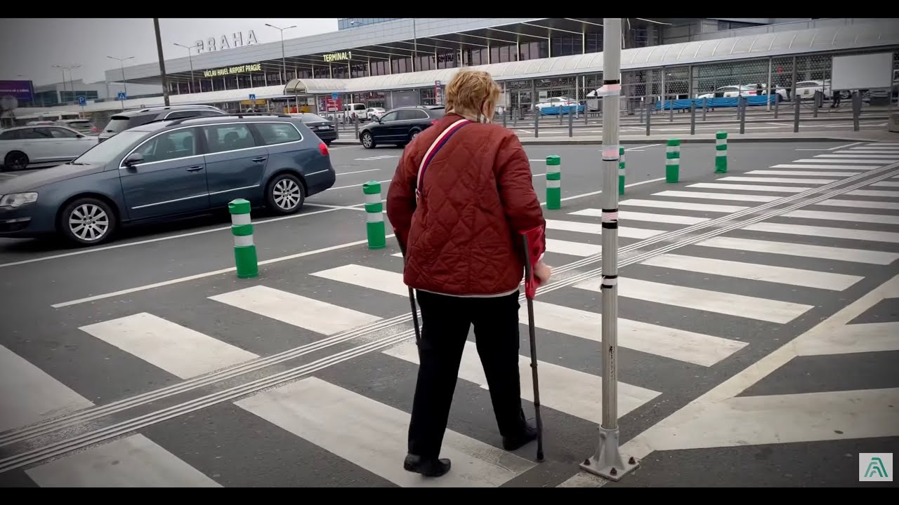 Эндопротезирование коленного сустава в 70 лет. Походка и описание процесса реабилитации.