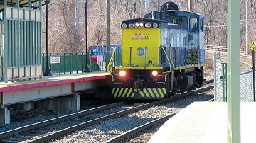 LIRR MP15AC 152 rolls through Glen Street with a pleasant sounding P5 horn 2/3/20