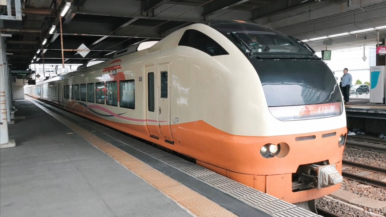 秋田駅」いなほ8号 新潟行 - YouTube