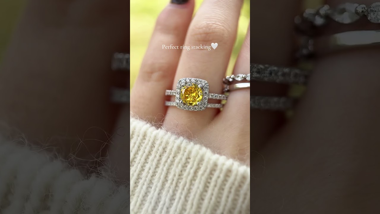 Yellow is my favorite color.💛