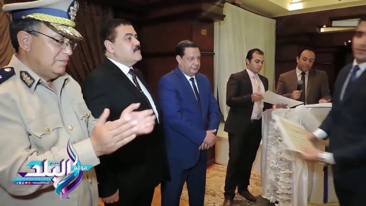 صدى البلد | مدير امن الدقهلية يكرم عددا من الضباط والمجندين والعاملين