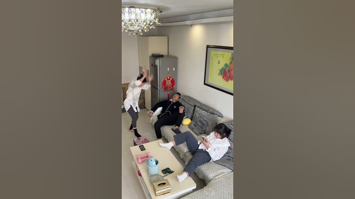 当女儿坐不端正时，终究是爸爸扛下了所有！ #china #育儿 #搞笑 #funny #教育 #夫妻