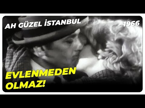 Ah Güzel İstanbul - Ayşe'den Sürpriz Teklif! | Sadri Alışık Yeşilçam Filmi