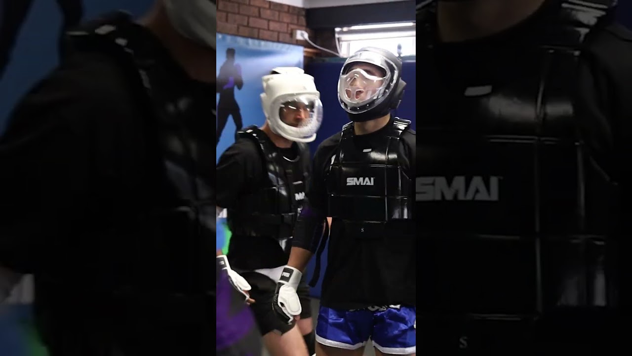 MMA Fighter Tries to Defend Knife Attack/Multiple Attackers