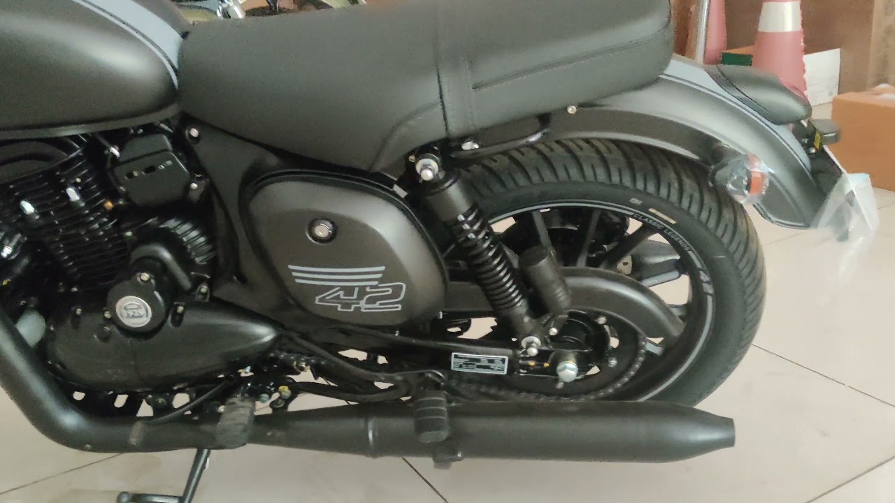 Jawa 42 2.1//Matte black//Without bar end mirrors😍 Masterpiece YouTube