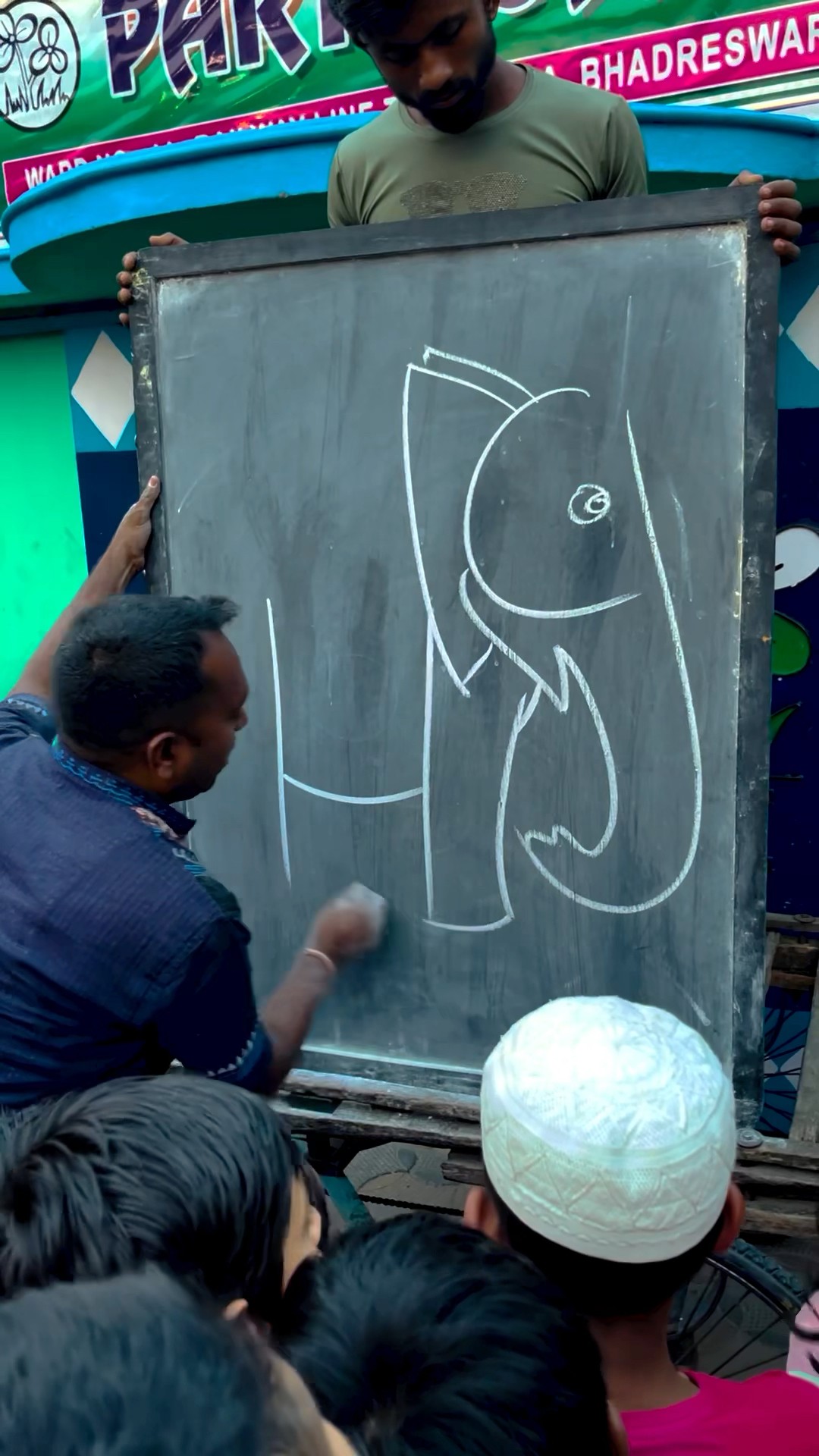 Darw an elephant using just “Hg” ? what do you think ? #shorts #art
