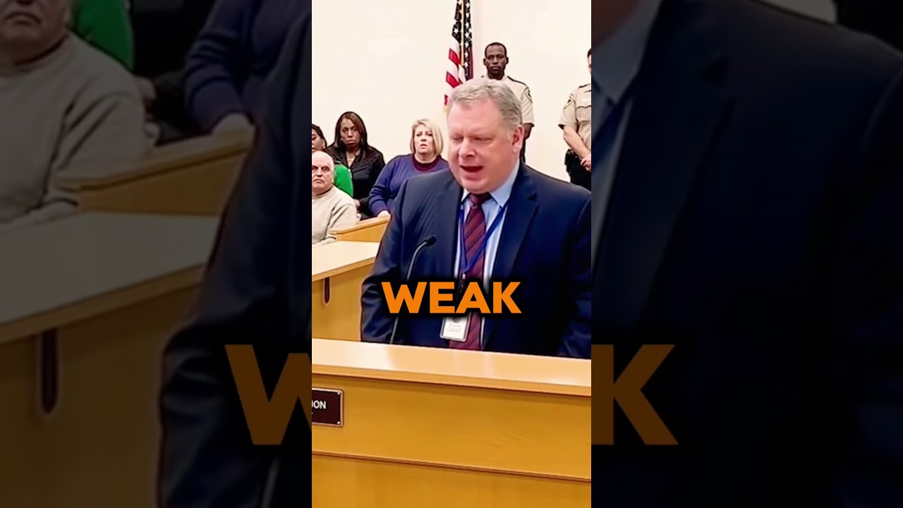 Полиция арестовала мужчину за то, что он расчистил от снега тротуар соседнего дома.