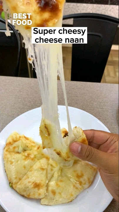 So much cheese in this naan!😍 Their cheesy cheese naan with double cheese is a must-try🧀📍Naan Lounge