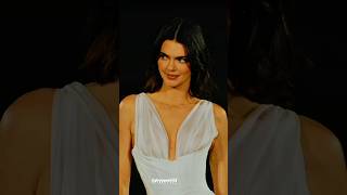 who is better than Kendall Jenner 🌝🌚 #beauty #clothes #kendall #model #kendalljenner #rampwalk